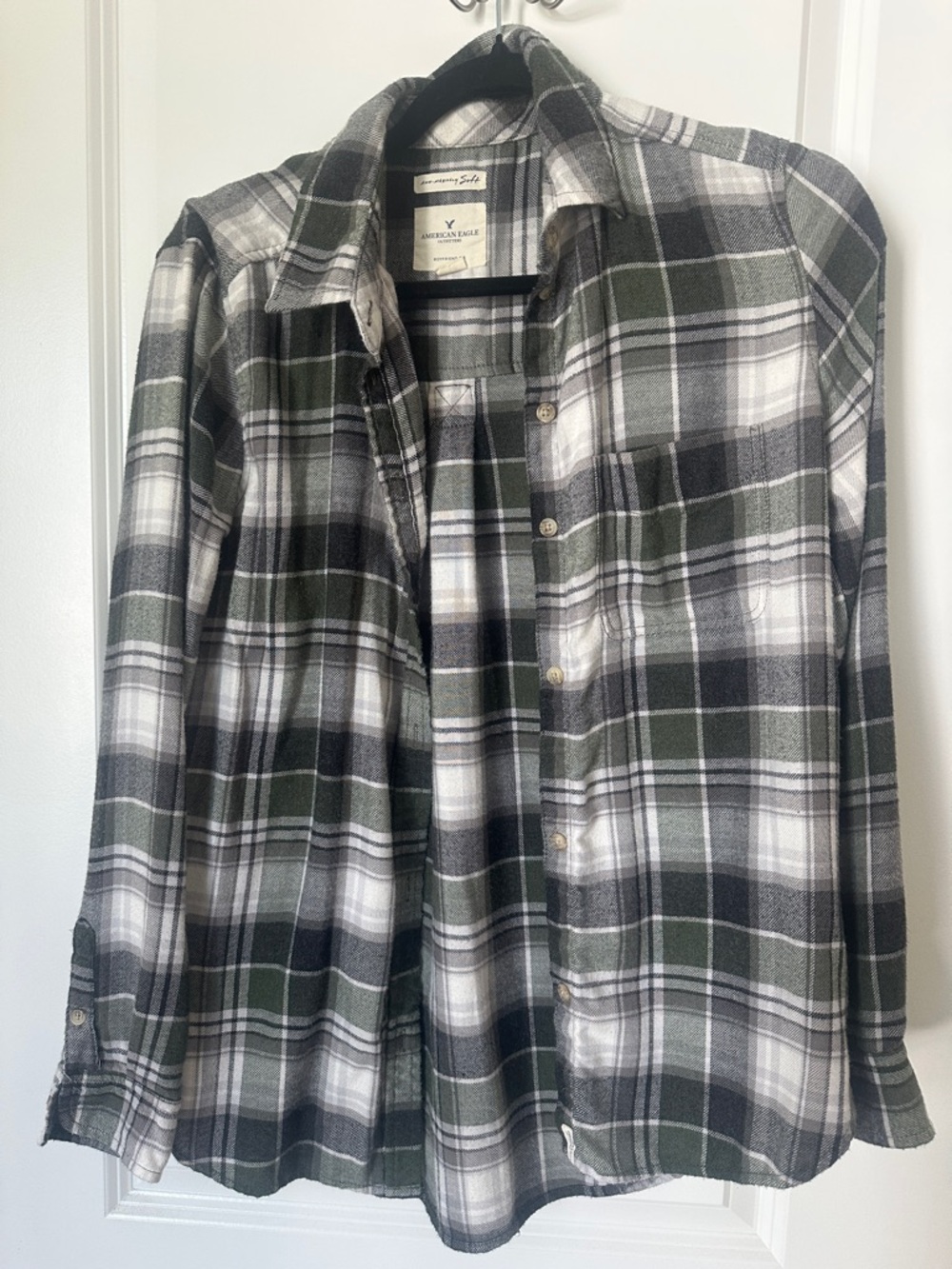 Green & Black Plaid Button-Up Shirt - American Eagle Outfitters- Women’s Flannel
